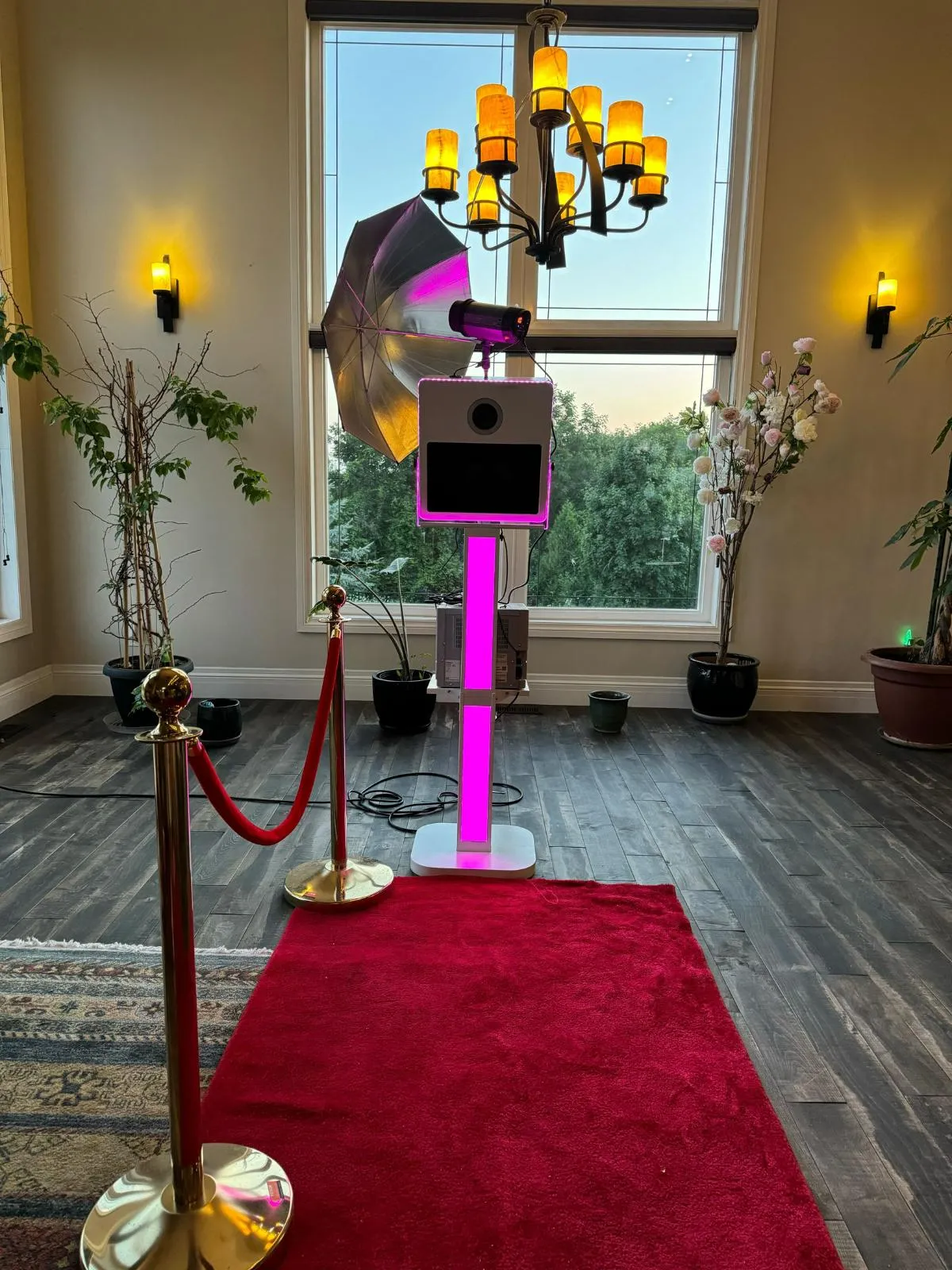 Surrey Instapod Photo Booth Features